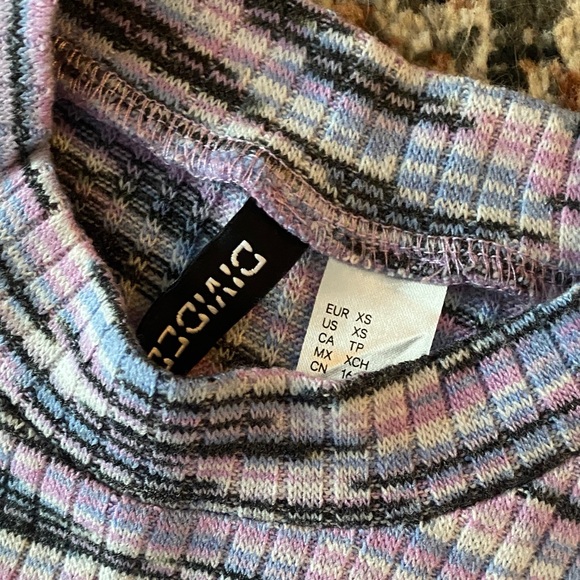 Divided Pastel Patterned Skirt Set - Picture 3 of 6